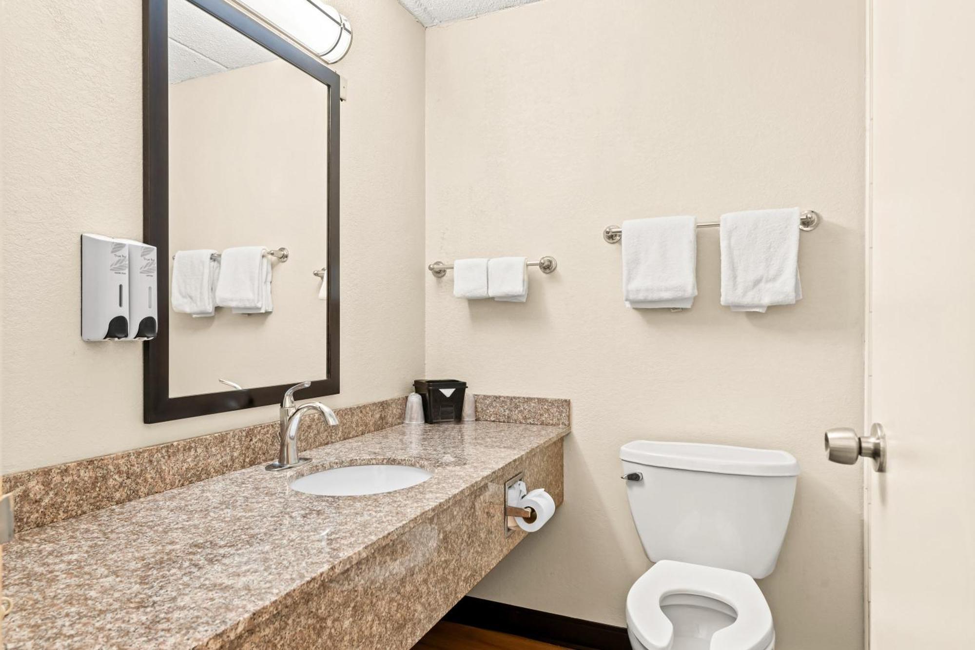 Red Roof Inn Кортленд Екстер'єр фото