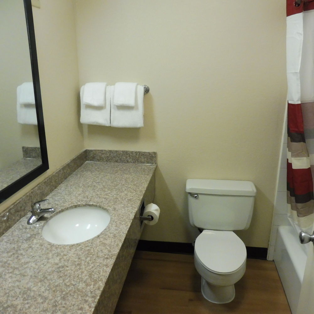 Red Roof Inn Кортленд Екстер'єр фото